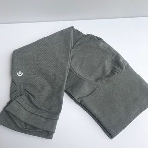 Lululemon grey cropped leggings in size 4